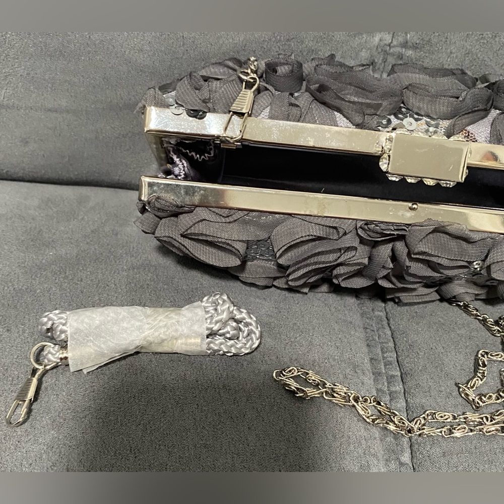 Versona Gray/Silver Floral Sequin Clutch Bag Removable Straps NWT - Picture 9 of 11